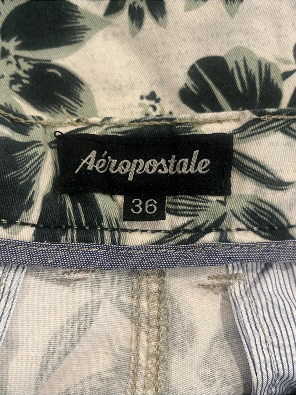 Tropical Leaf Print Casual Shorts - Green on Cream